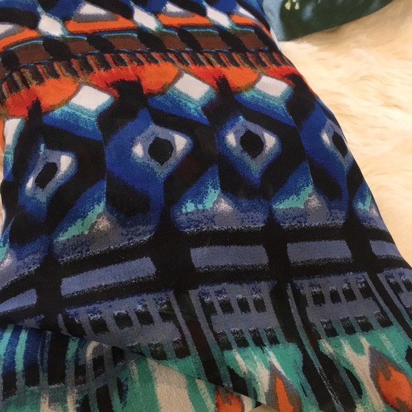 Gorgeous flowy top by COCOMO, size small - Picture 7 of 7